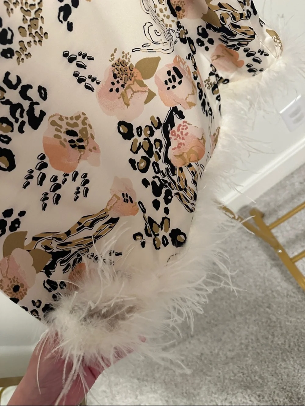 entro Cream Floral & Leopard Feather-Hem Sleeveless Top - Picture 6 of 9